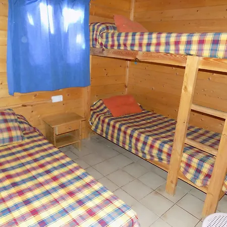 Camping Baix Camp Campsite Villafortuny